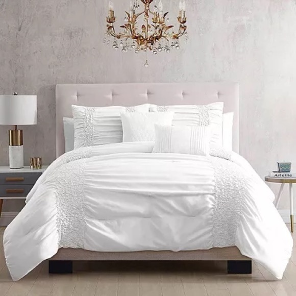 Riverbrook Home Allison Midweight 5 Piece Comforter Set Queen Size White - Picture 1 of 7